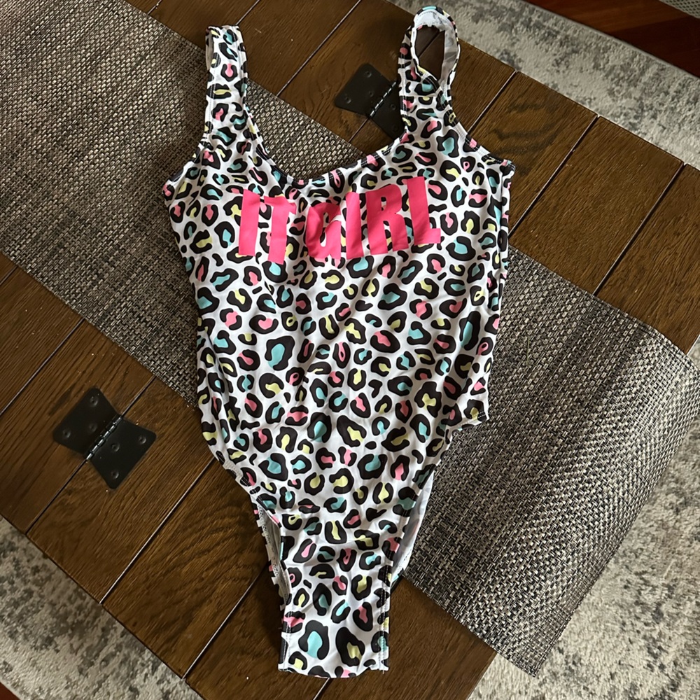 YMI Leopard “IT GIRL” NWOT 1xl one piece bathing suit